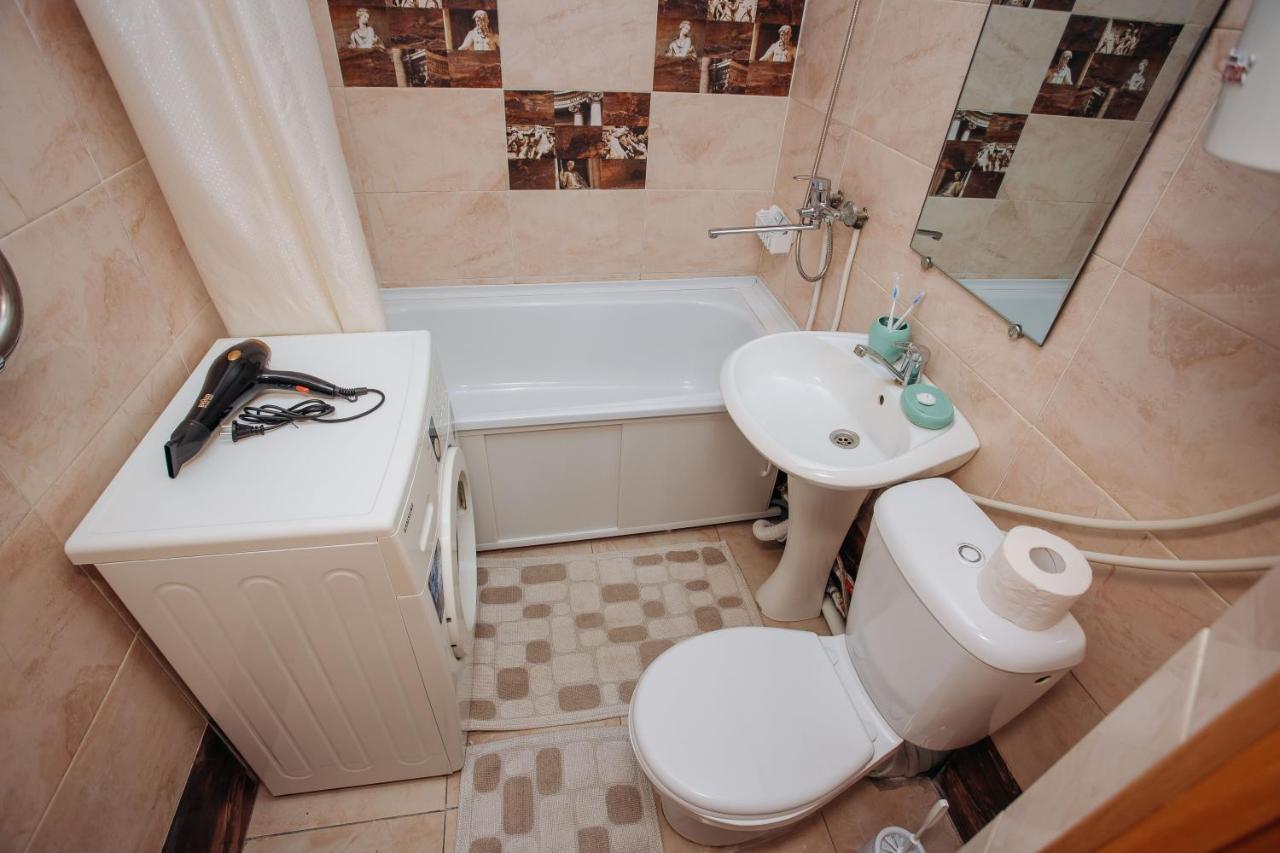 1-комнатная в центре на аль-фараби 93 Apartment